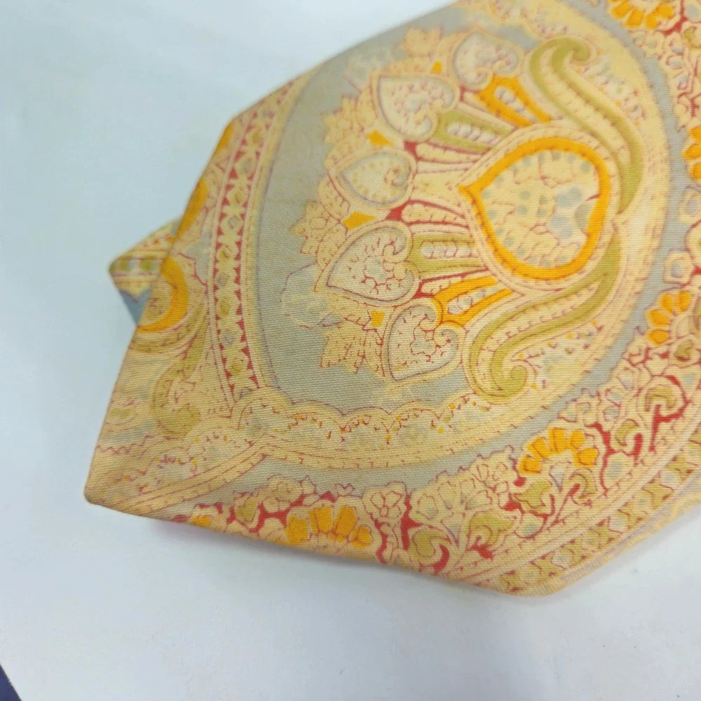 Vintage 1960s Resilio Paisley Mens Tie Yellow Red Powder Blue Pastel Paisley USA - Picture 7 of 9